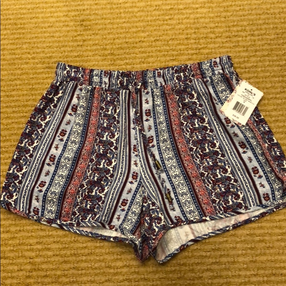 Women’s Pink Republic Elastic Waist Shorts Size M